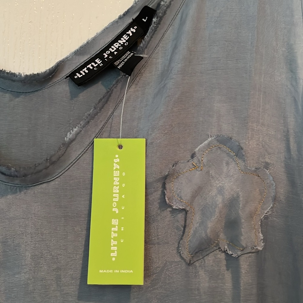 Blue Sleeveless Shift Dress with Flower Appliqués - Picture 5 of 7